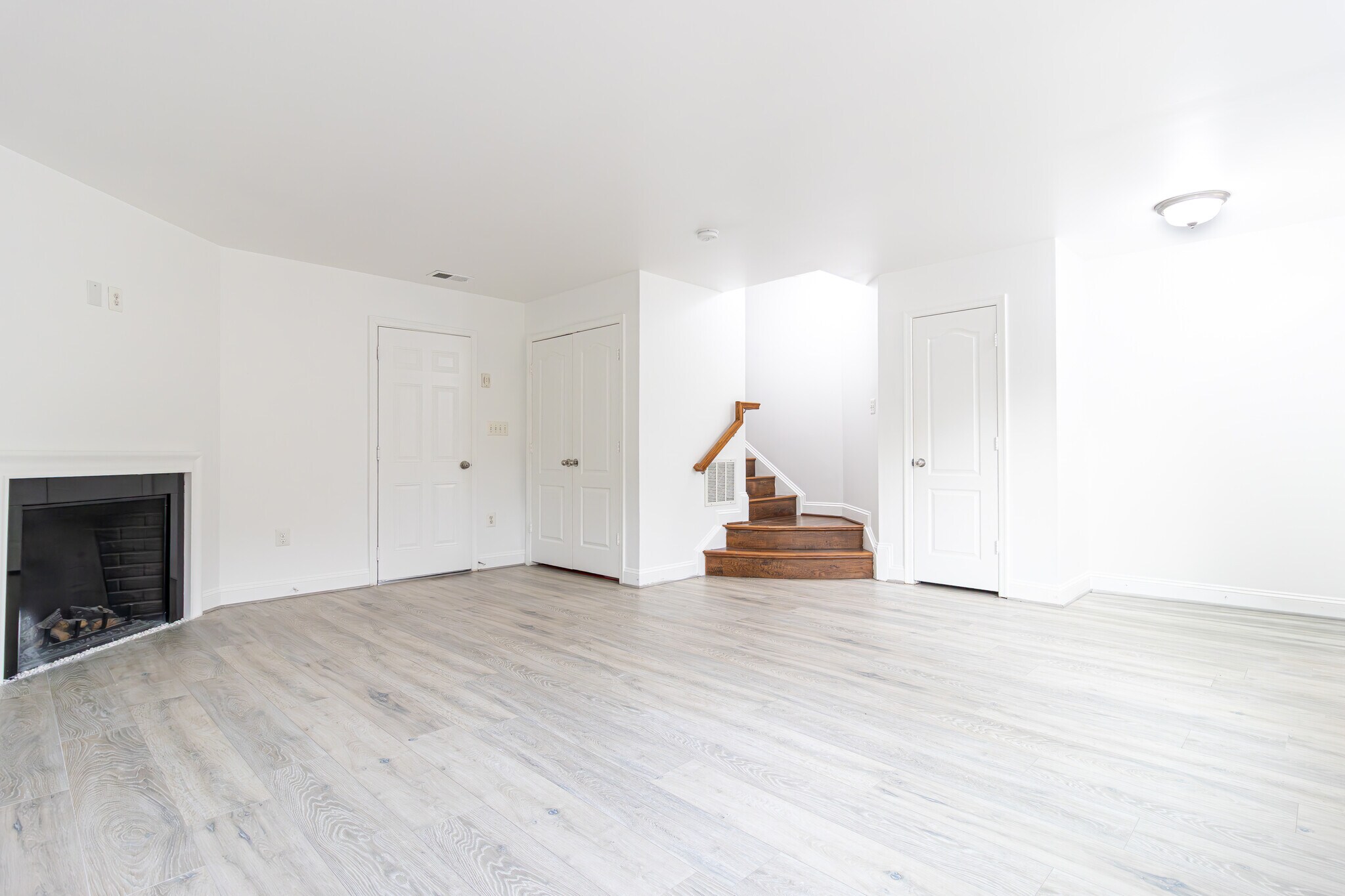 Building Photo - 2607 River Basin Ln