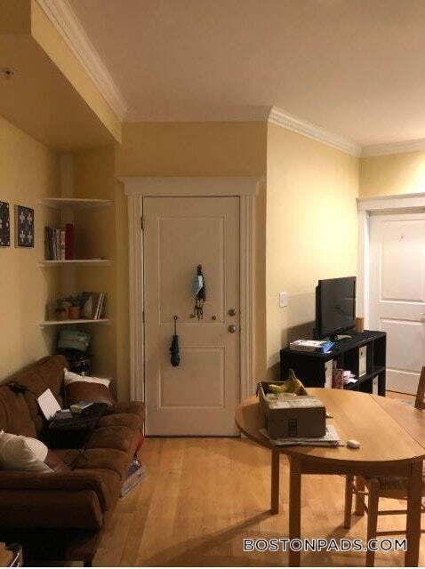 Building Photo - 156 Magazine St