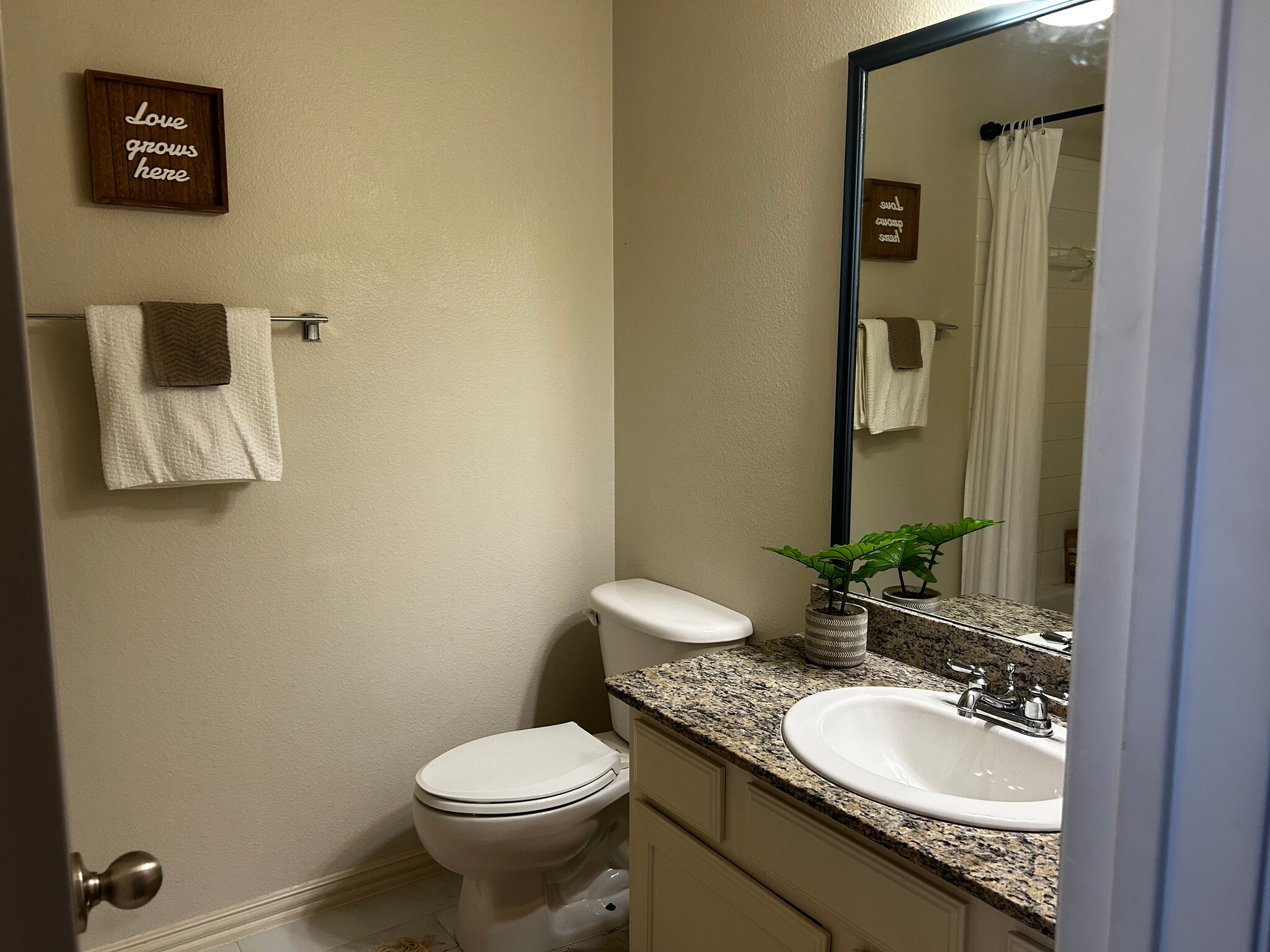 Building Photo - 1796 Massey Dr