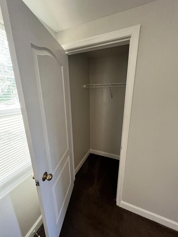 Building Photo - 2 bedroom townhome ready for move in