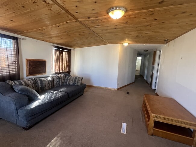 Building Photo - 1565 Ray's Rd