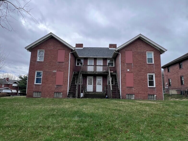 Building Photo - 610 Short St