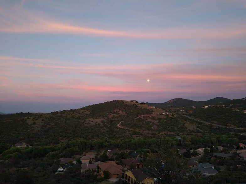 View - 1003 N Opal Dr