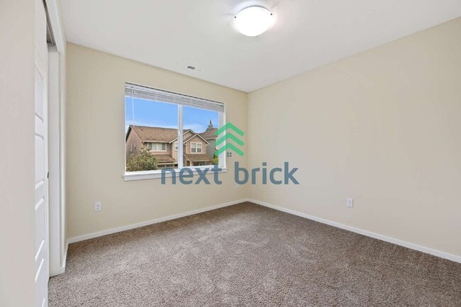 Building Photo - Spacious 3-Bedroom Lynnwood Retreat with 2230 sqft of Comfort!