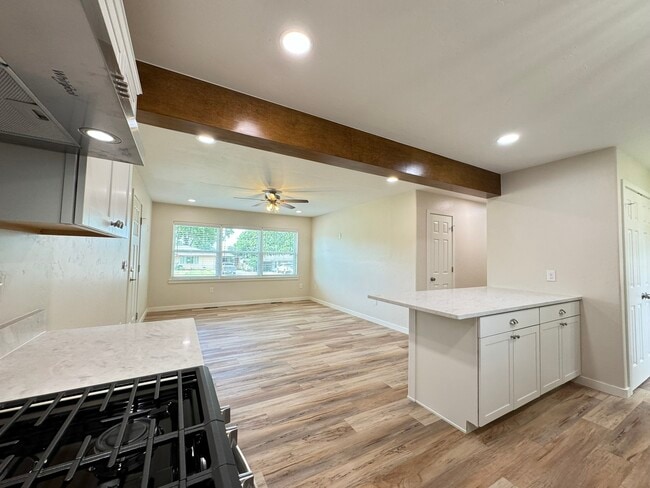 Building Photo - 1442 E Broadway St