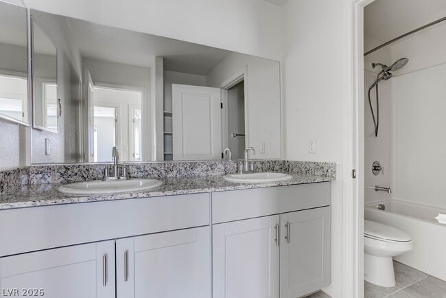 Building Photo - 10944 Meridian Flds Ave