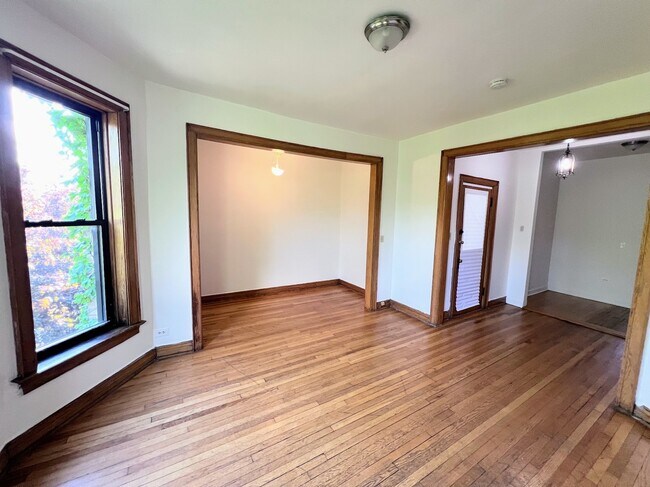 Building Photo - 3214 W Altgeld St
