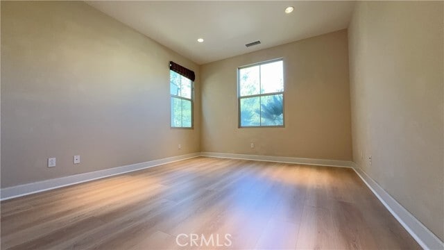 Building Photo - 22 Statuary