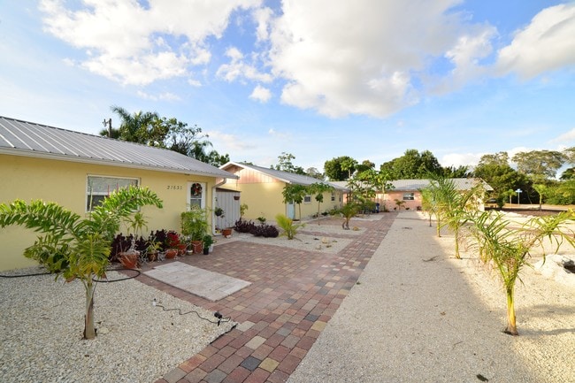 Building Photo - 27625 Reahard Ct