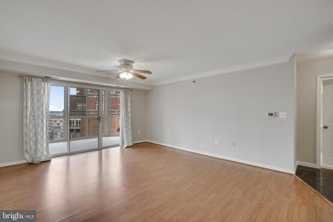 Building Photo - 2181 Jamieson Ave