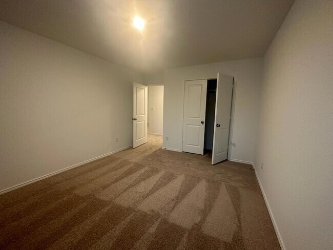 Building Photo - 361 Sonterra Dr