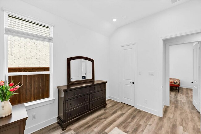 Building Photo - 6720 Stags Run