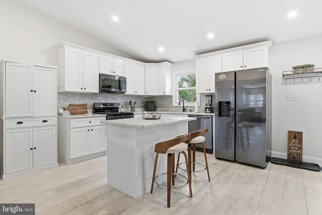 Building Photo - 7024 Lee Park Ct