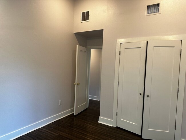 Building Photo - TX-AUS-113DEN