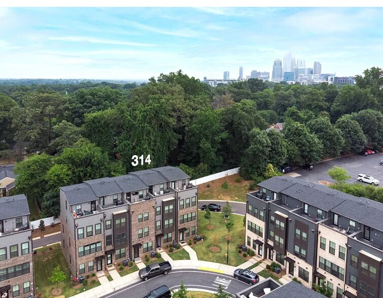 Ideal walkable location to light rail, nightlife, coffee, restaurants and patks. - 314 Music Hall Way