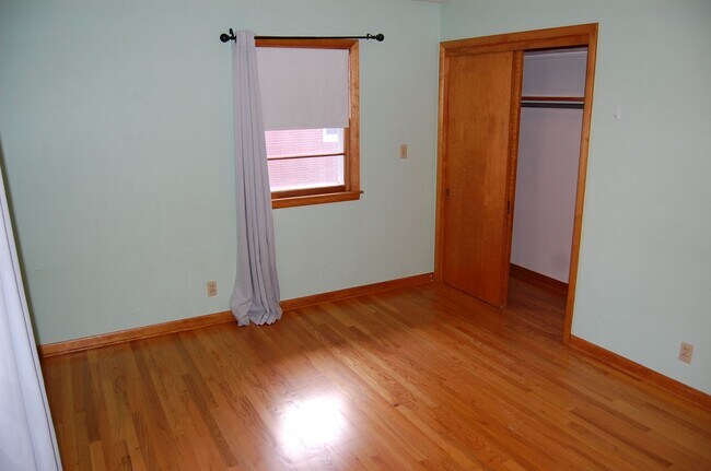 Building Photo - 3bd brick ranch in south-central Lincoln!