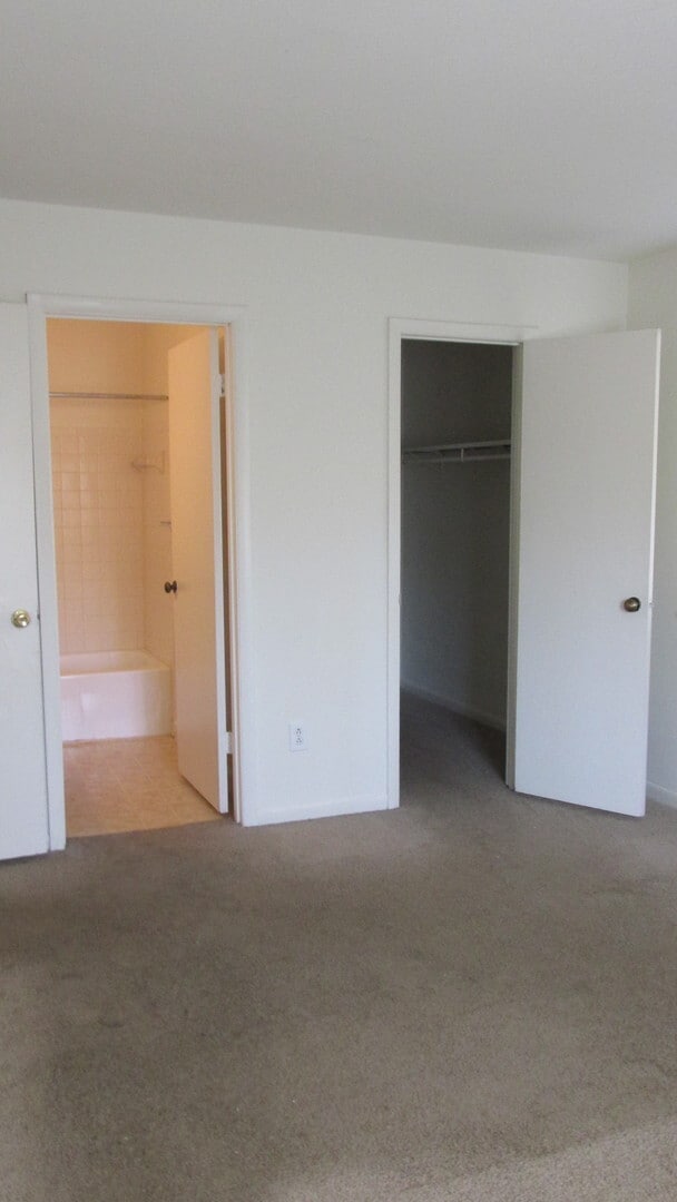 Building Photo - 2 bedroom 2 bath Condo Available for Rent ...