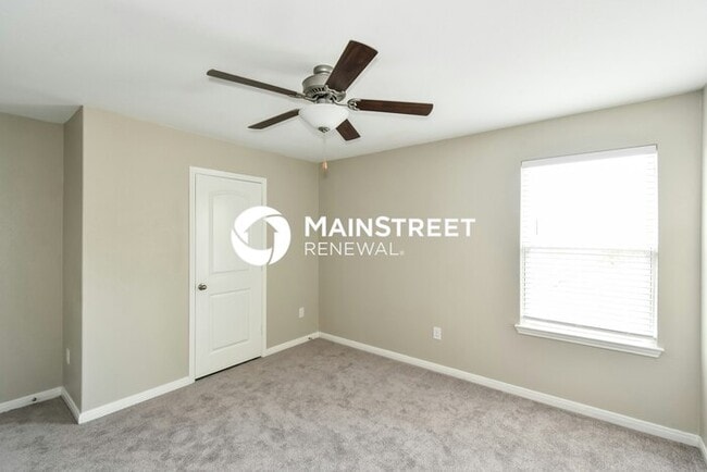 Building Photo - 3 Bedroom Pet-Friendly Home in San Antonio, TX with Main Street Renewal