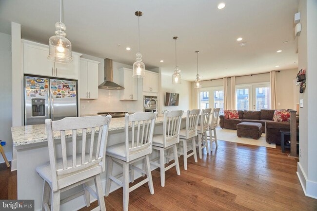 Building Photo - 20055 Old Line Terrace