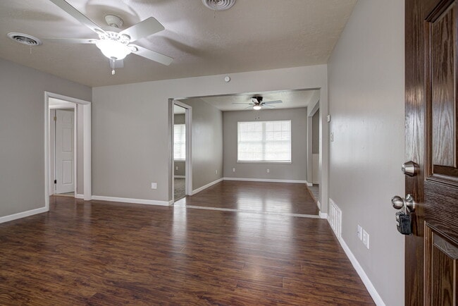 Building Photo - 1208 Avondale Dr