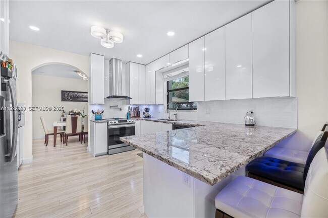 Building Photo - 3461 SE 1st St