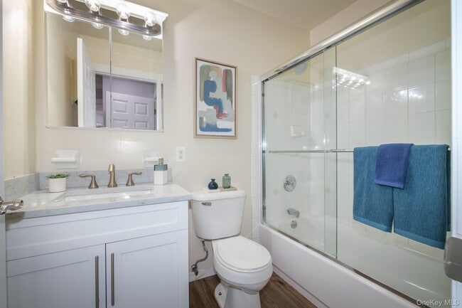 Building Photo - 255 E Main St