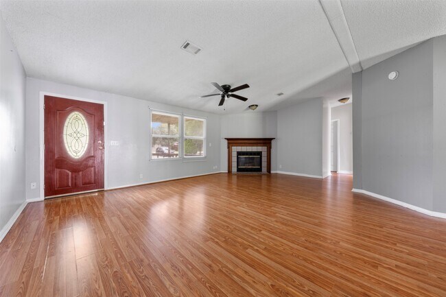 Building Photo - 15807 Cypress Garden Dr