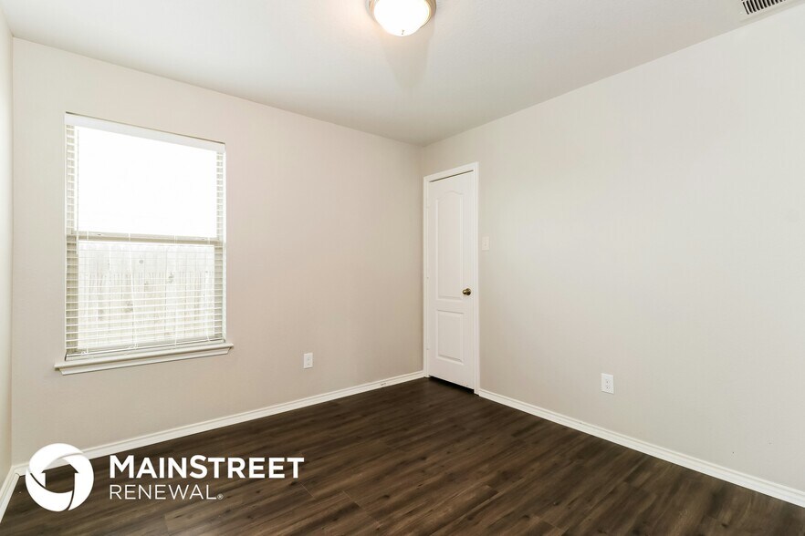 Building Photo - 13521 Coomes Dr