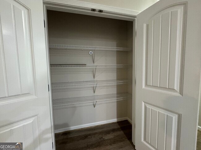 Building Photo - 632 Creek Pointe Drive