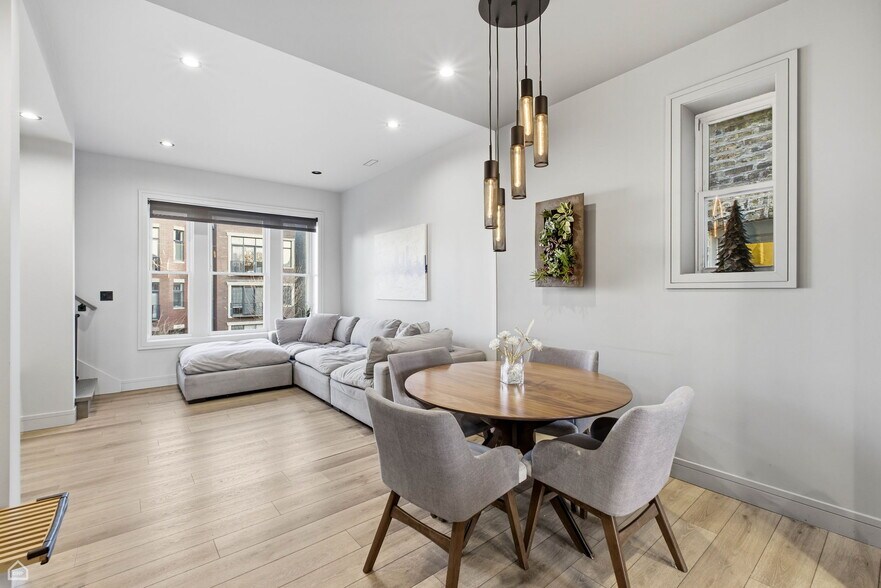 Building Photo - 1236 N Cleaver St