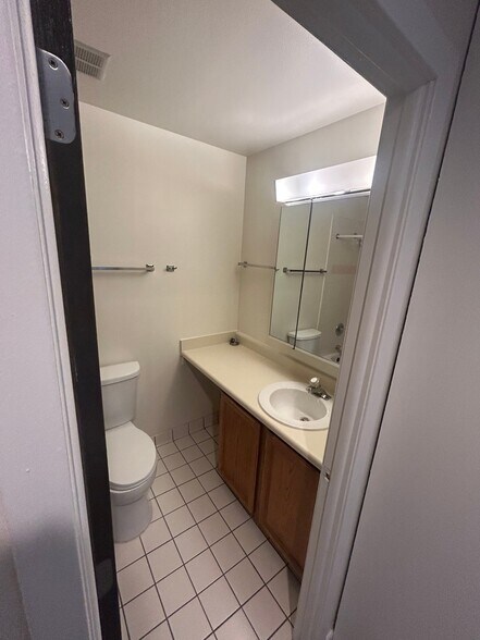 Building Photo - 5750 Abbey Dr