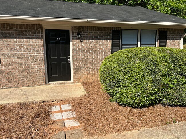 Building Photo - 144/146 Deer Creek Dr