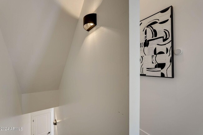 Building Photo - 3645 E Earll Dr