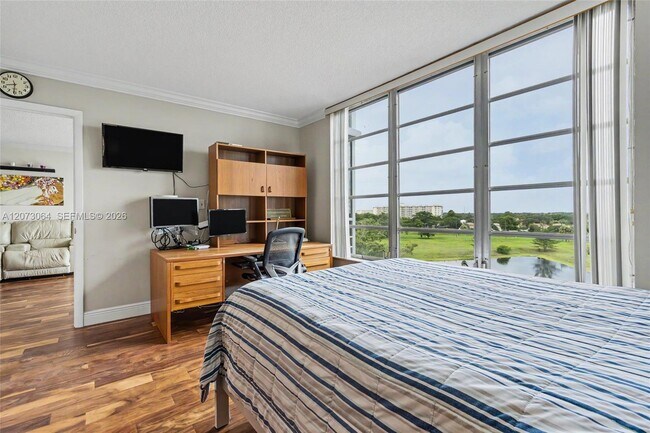 Building Photo - 3090 N Course Dr