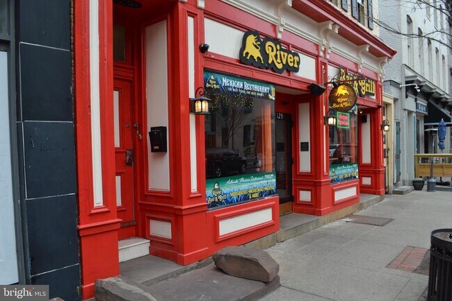 Building Photo - 127 N Market St