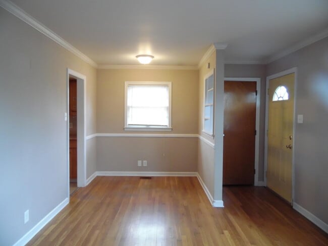 Building Photo - 662 Cardinal Ln