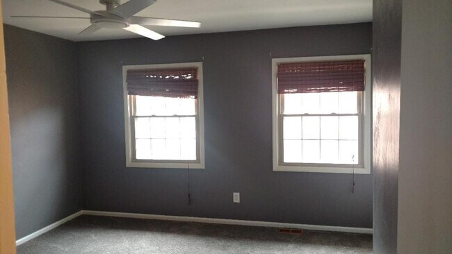 Building Photo - Beautifully Renovated Townhome at The Forest