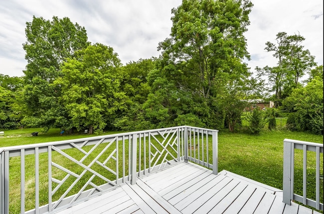 Building Photo - 3 Bed w/Bonus, Large Yard in Sought After Franklin Location!