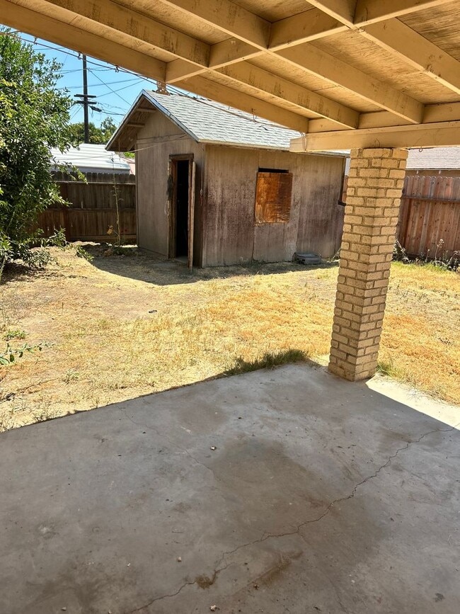 Building Photo - Single Family Home