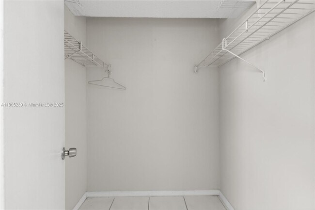 Building Photo - 345 Ocean Dr