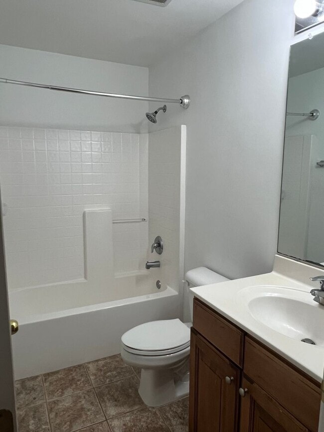 Building Photo - Nice Home in Pinecrest!