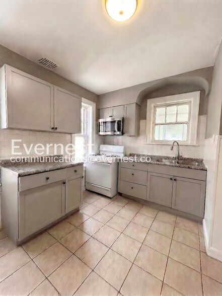 Building Photo - 5932 Floy Ave