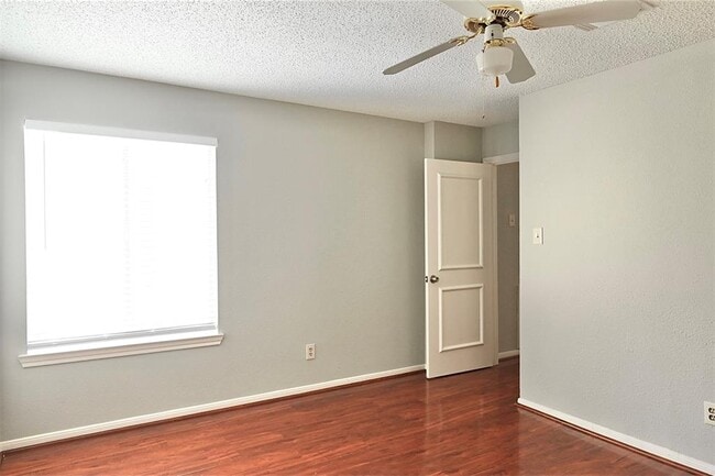 Building Photo - 3114 Hollow Creek Ct