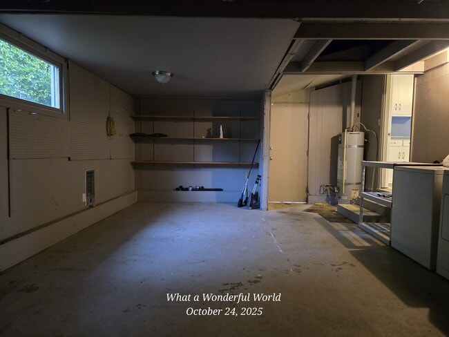 Building Photo - 583 Delmar Dr N