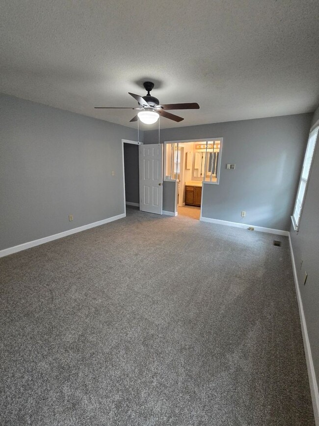 Building Photo - Great Home in a Cul-de-sac For Rent.