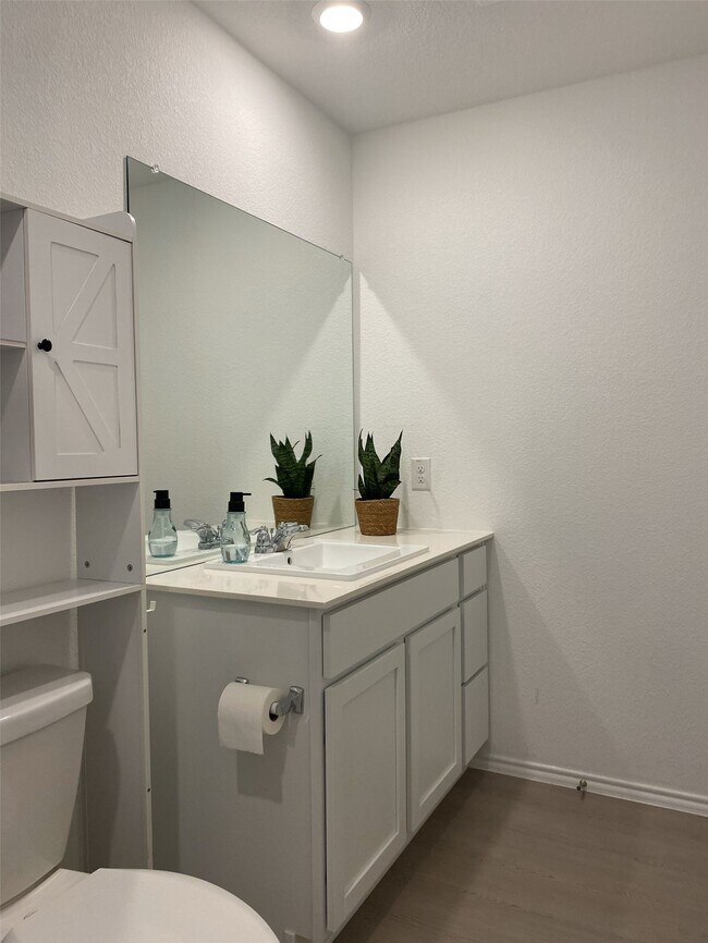 Building Photo - 252 Tugboat Annie Wy