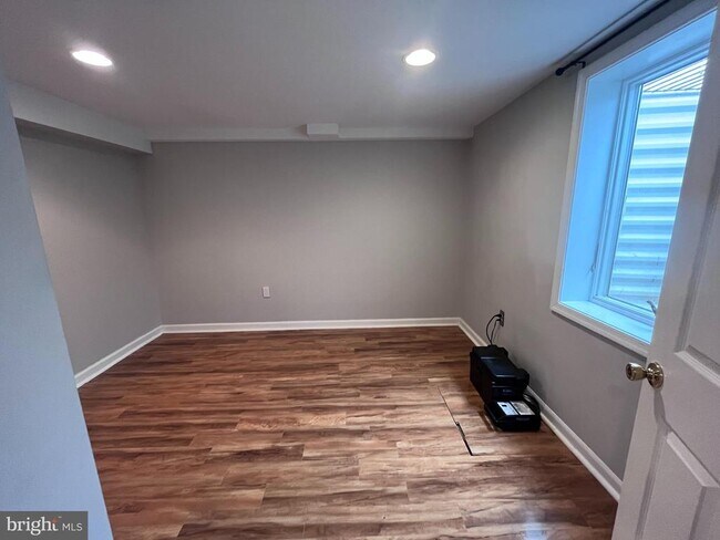 Building Photo - 7021 Hickory Hill Rd