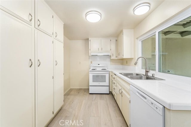 Building Photo - 4692 Larwin Ave