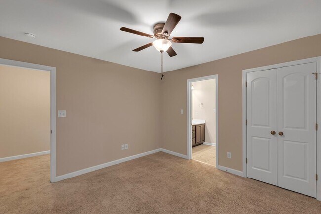 Building Photo - Three Story with Media Room!