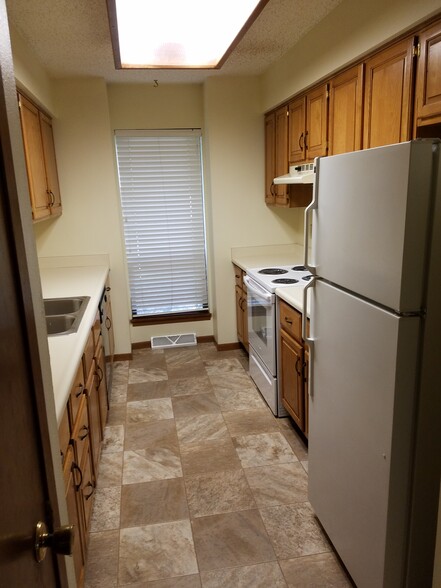 Convenient kitchen - 1248 Dolen Pl